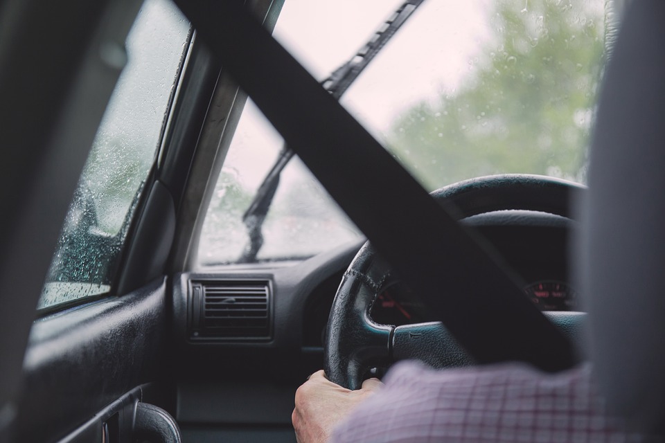 como-conducir-con-lluvia